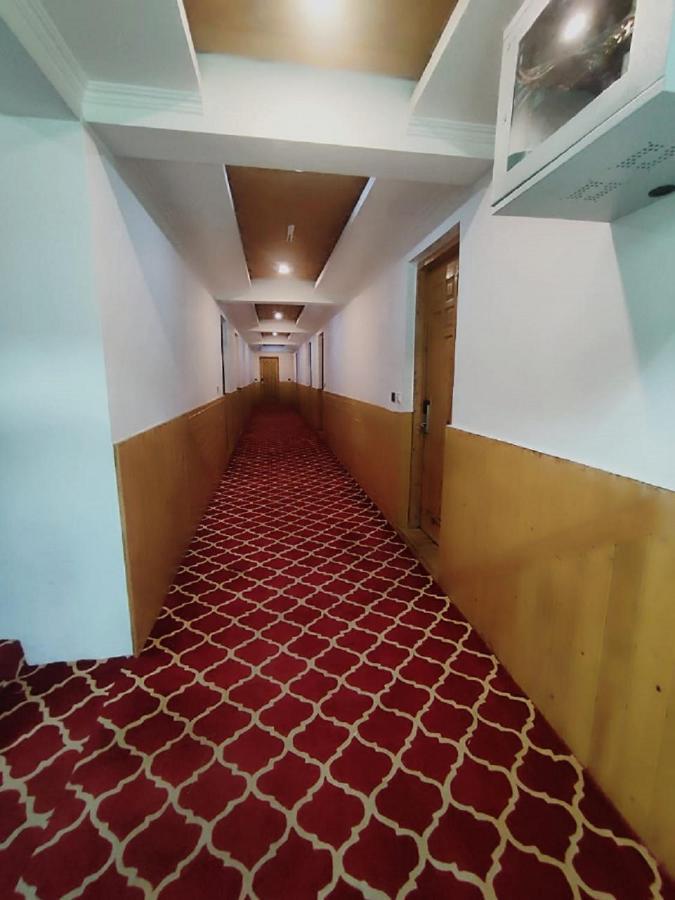 Hotel Sheen Srīnagar エクステリア 写真