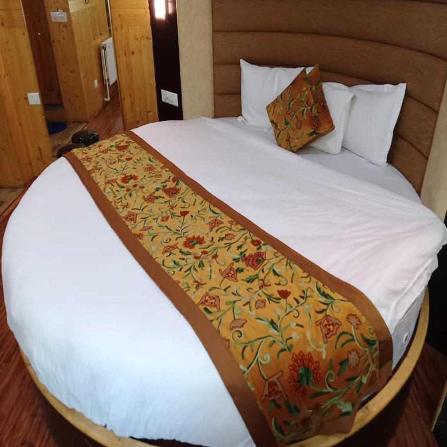 Hotel Sheen Srīnagar エクステリア 写真