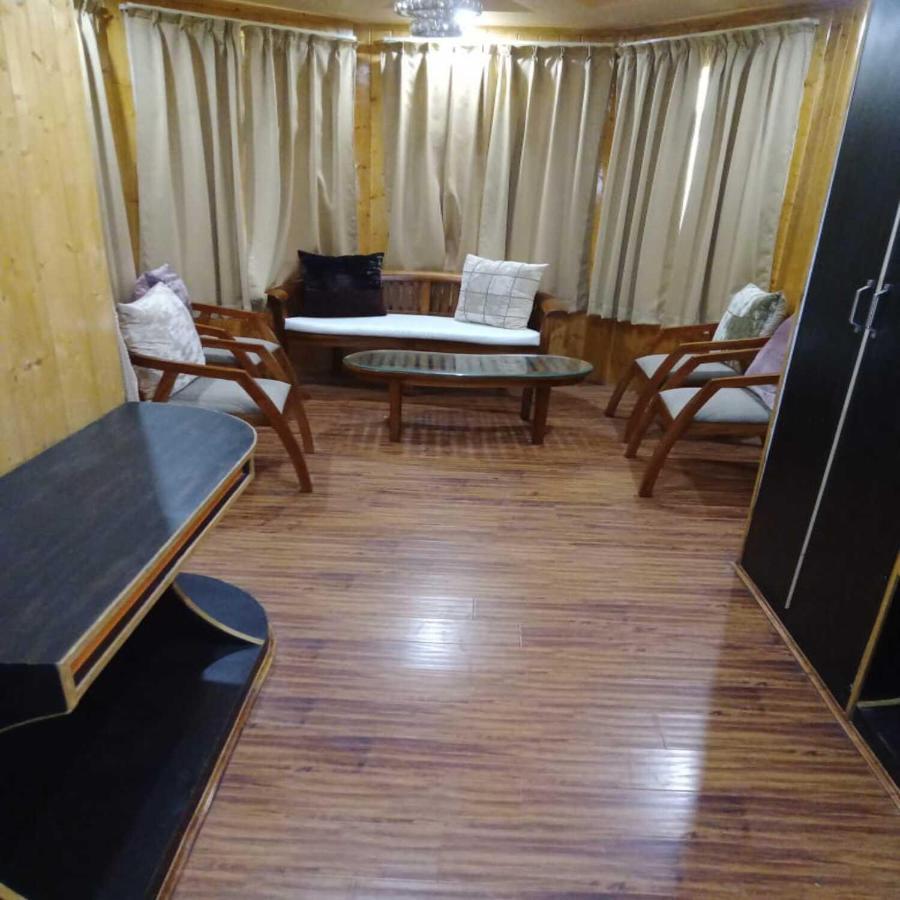 Hotel Sheen Srīnagar エクステリア 写真