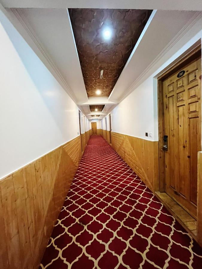 Hotel Sheen Srīnagar エクステリア 写真