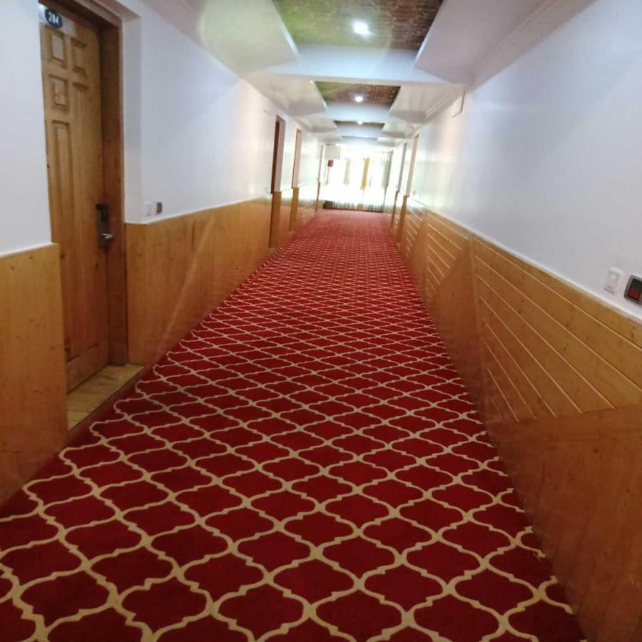 Hotel Sheen Srīnagar エクステリア 写真