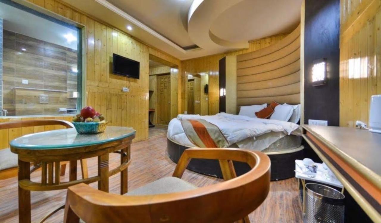 Hotel Sheen Srīnagar エクステリア 写真